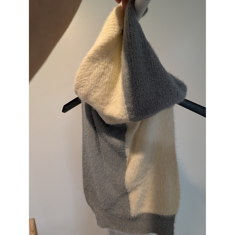 Anna & Ava Colorblock Plush Knit Hooded Scarf‎ Shawl Wrap Cream Grey - Picture 4 of 8